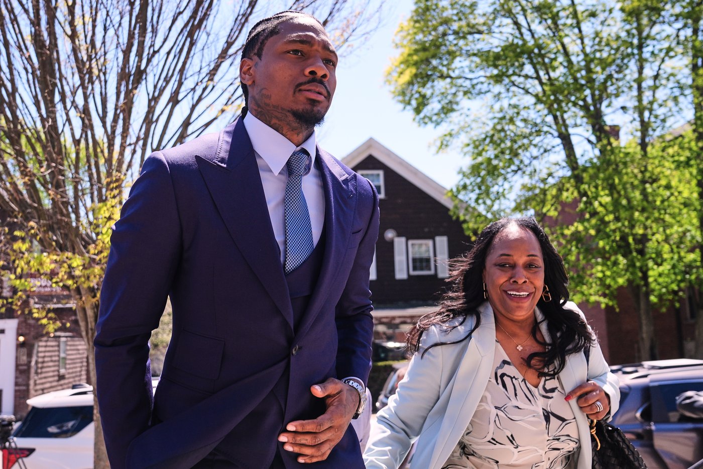 Assault trial of former Patriots receiver Stefon Diggs begins with contrasting accounts | iNFOnews.ca