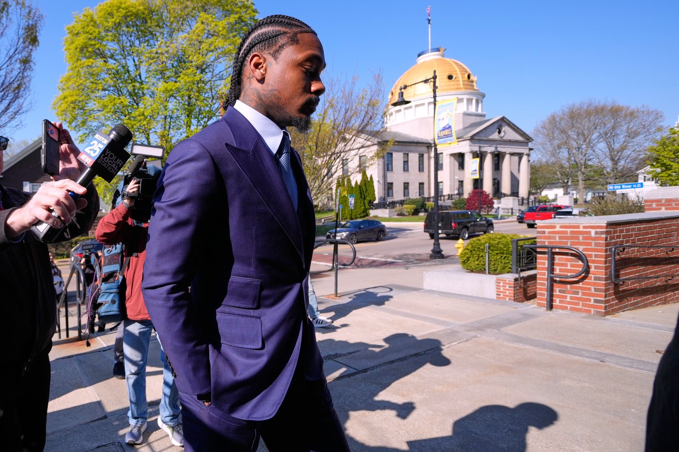 Assault trial of former Patriots receiver Stefon Diggs begins with contrasting accounts | iNFOnews.ca