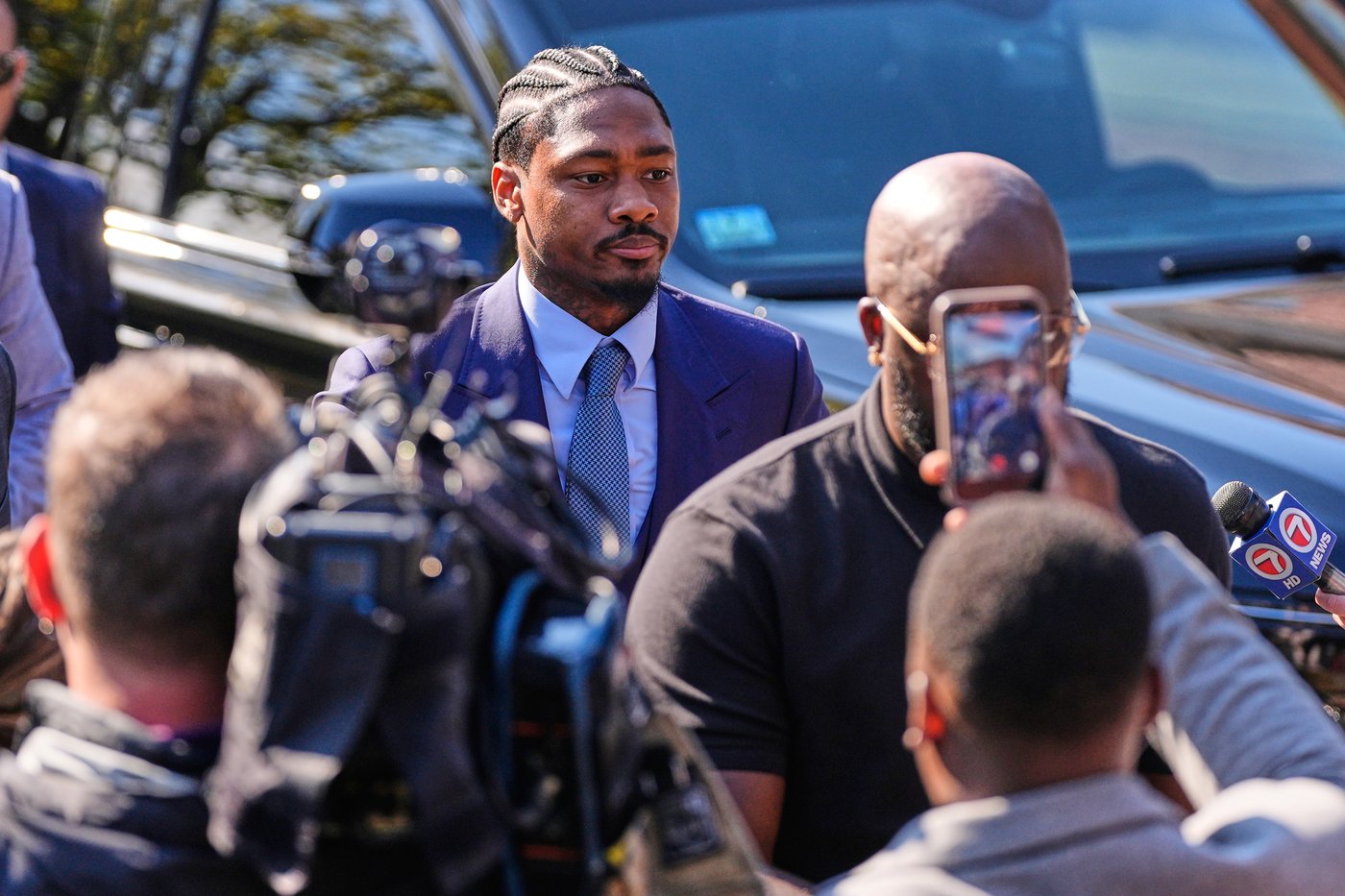 Assault trial of former Patriots receiver Stefon Diggs begins with contrasting accounts | iNFOnews.ca