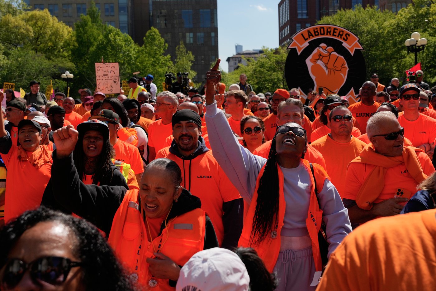Workers around the world demonstrate on May Day, in photos | iNFOnews.ca