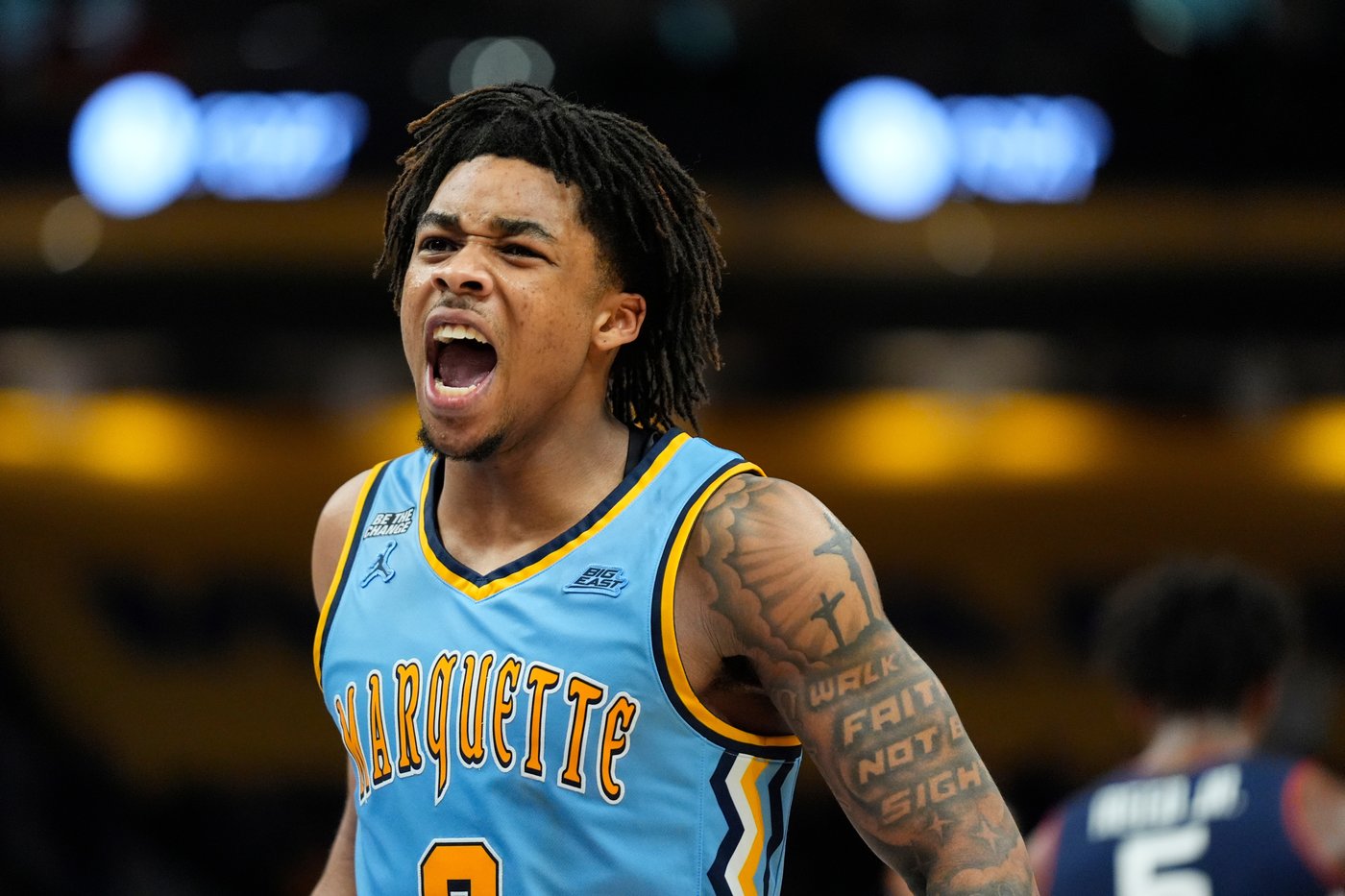 Hurley ejected in final second of Marquette's 68-62 win over No. 4 UConn | iNFOnews.ca