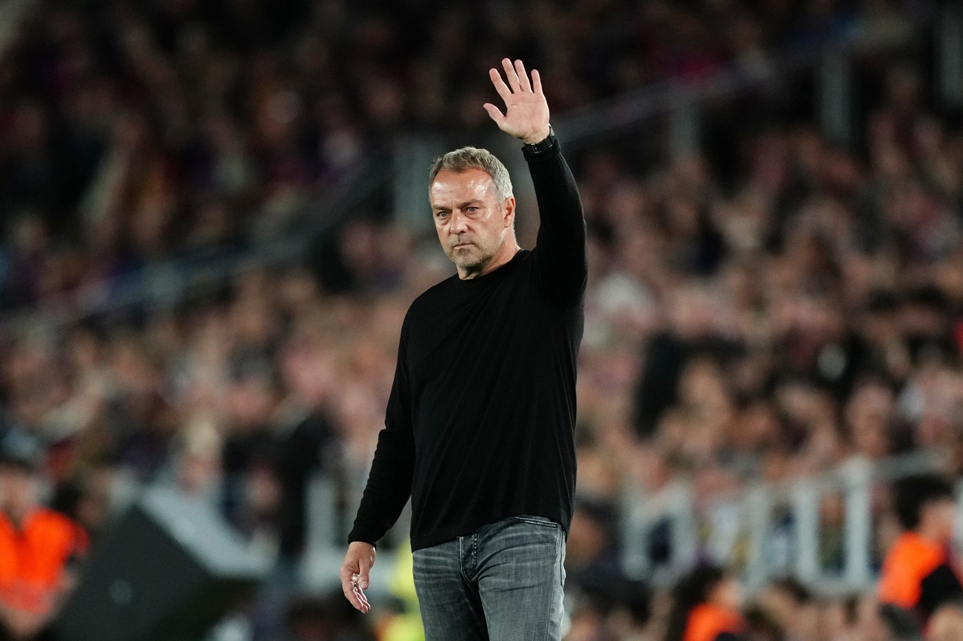 Watched by its grieving coach, Barcelona retains Spanish league title by beating rival Real Madrid | iNFOnews.ca