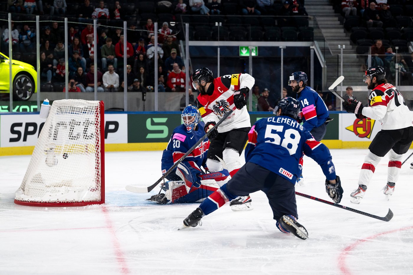 Teenage captain Celebrini scores 2 and Canada shuts out Italy at ice hockey worlds | iNFOnews.ca
