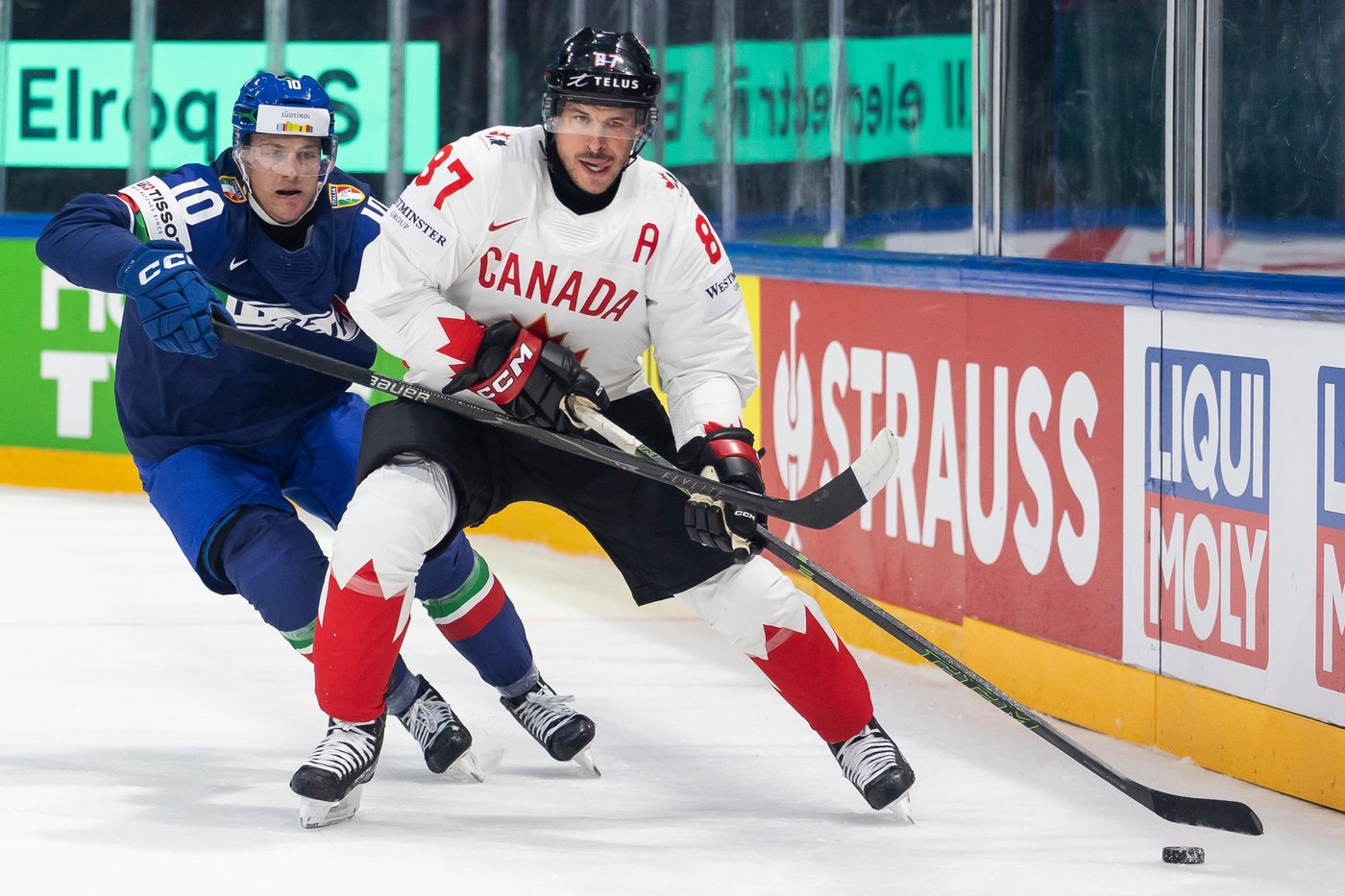 Teenage captain Celebrini scores 2 and Canada shuts out Italy at ice hockey worlds | iNFOnews.ca