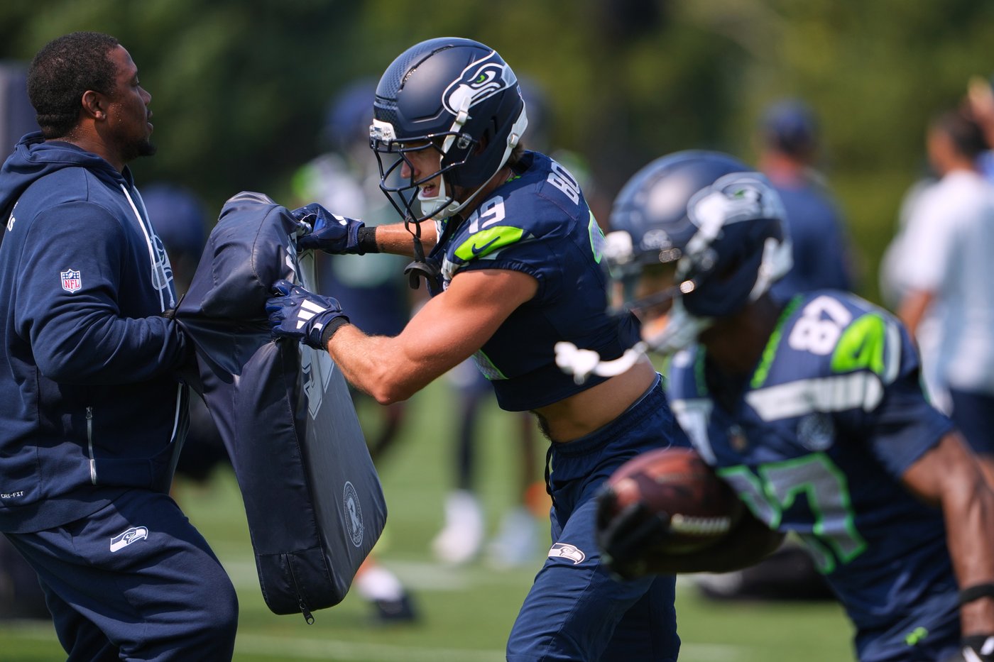 Seahawks WR Jake Bobo placed on IR after right knee injury | iNFOnews.ca