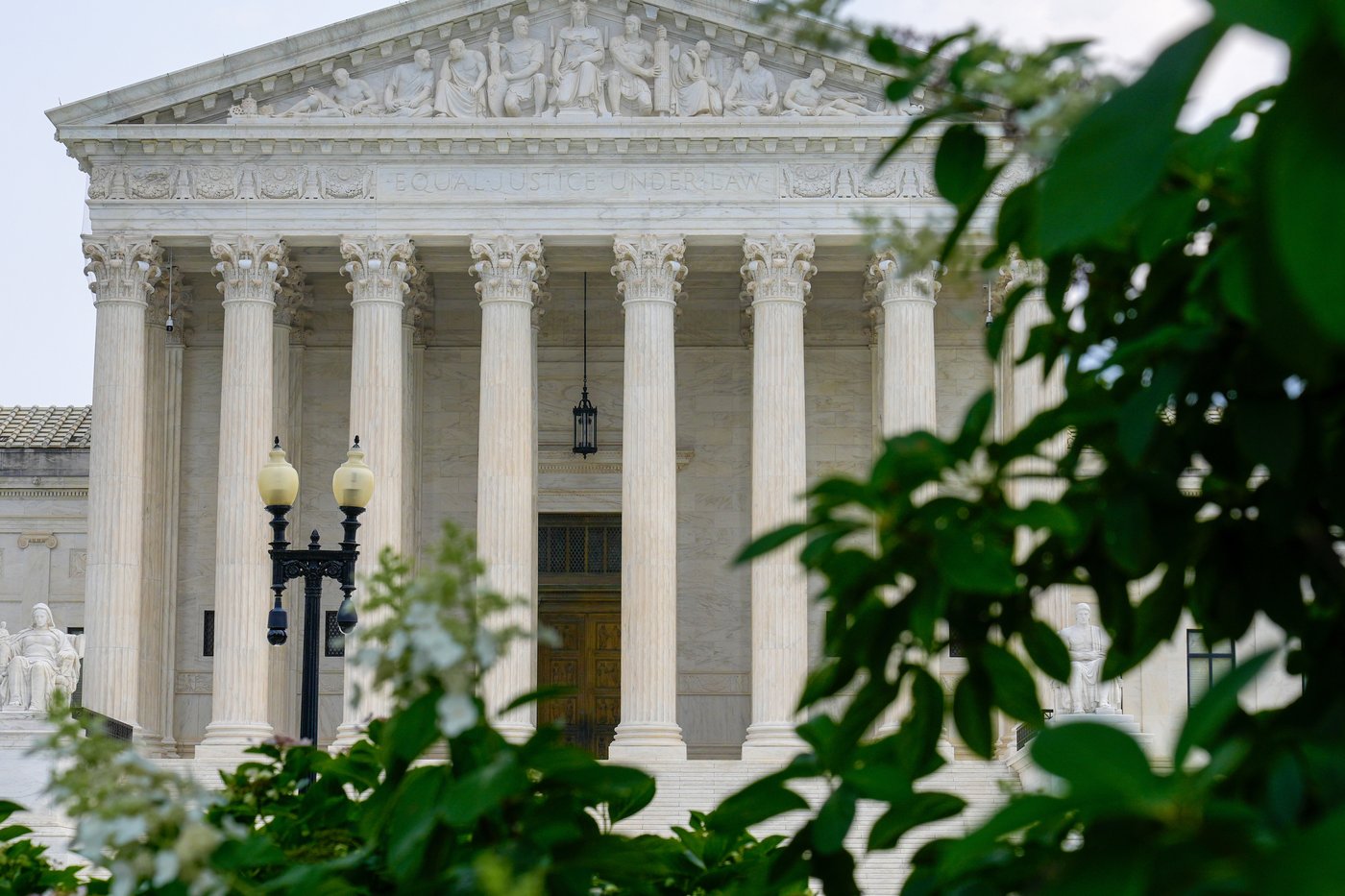 Supreme Court sides with Trump administration on mail voting restrictions ahead of midterms | iNFOnews.ca Supreme Court sides with Trump administration on mail voting restrictions ahead of midterms | iNFOnews.ca