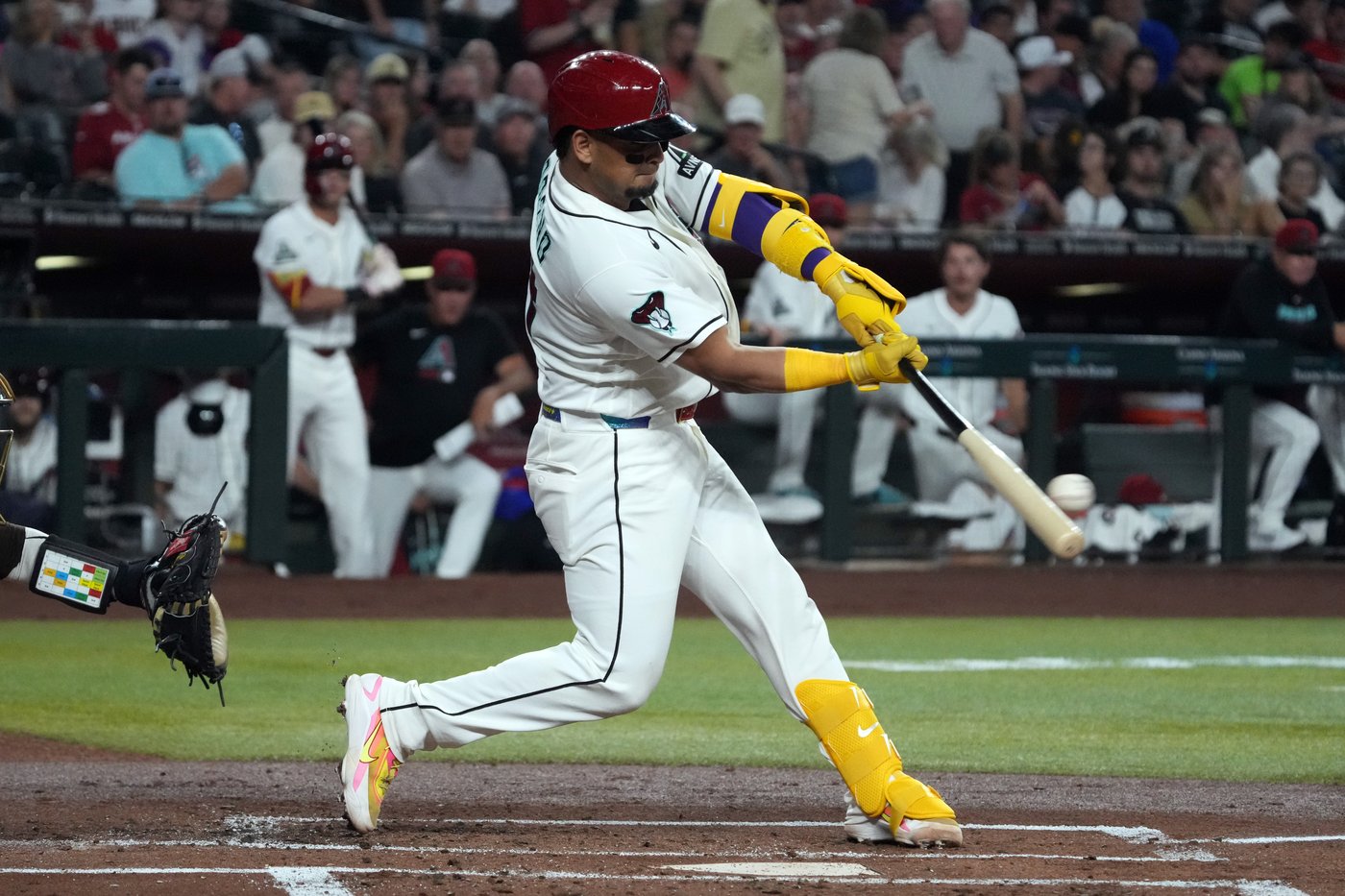Padres beat Diamondbacks 5-1 to close within a game in NL wild-card race | iNFOnews.ca