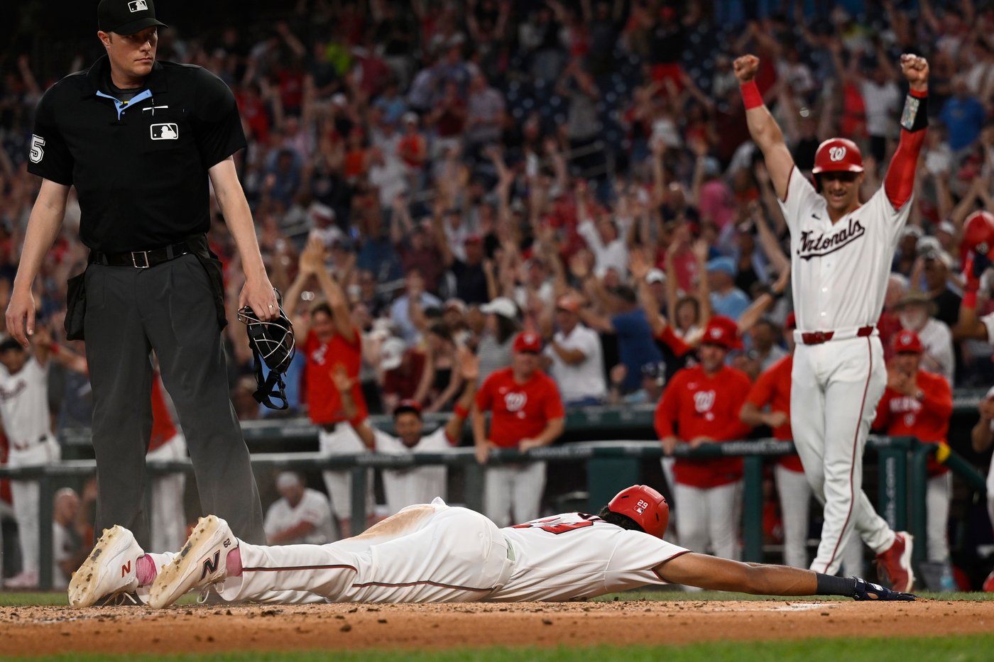 Nationals' James Wood hits majors' first inside-the-park grand slam since 2022 | iNFOnews.ca