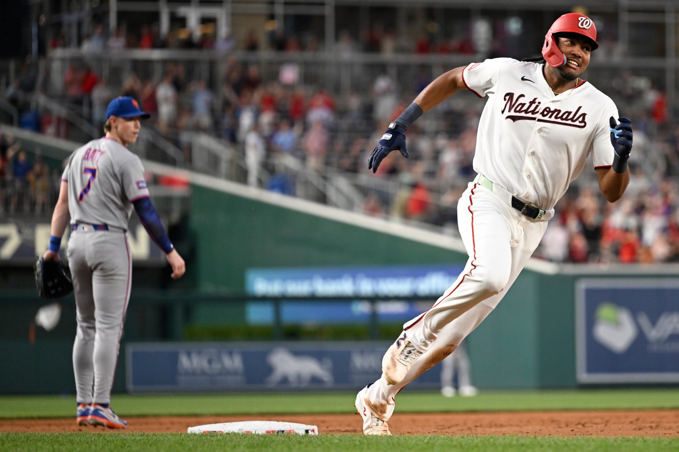 Nationals' James Wood hits majors' first inside-the-park grand slam since 2022 | iNFOnews.ca
