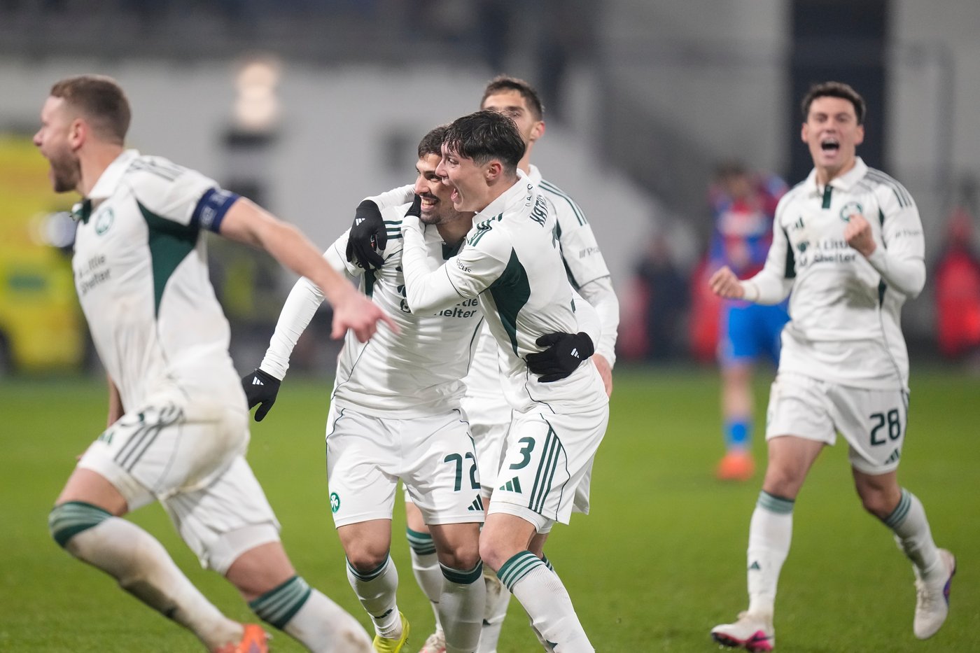 Stuttgart and Nottingham Forest advance in Europa League despite losing 2nd legs at home | iNFOnews.ca