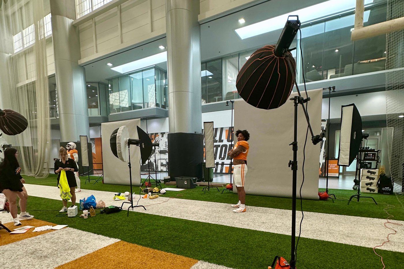 Inside Tennessee’s NIL 'carwash' day, a multimedia smorgasbord to help athletes cash in | iNFOnews.ca Inside Tennessee’s NIL 'carwash' day, a multimedia smorgasbord to help athletes cash in | iNFOnews.ca