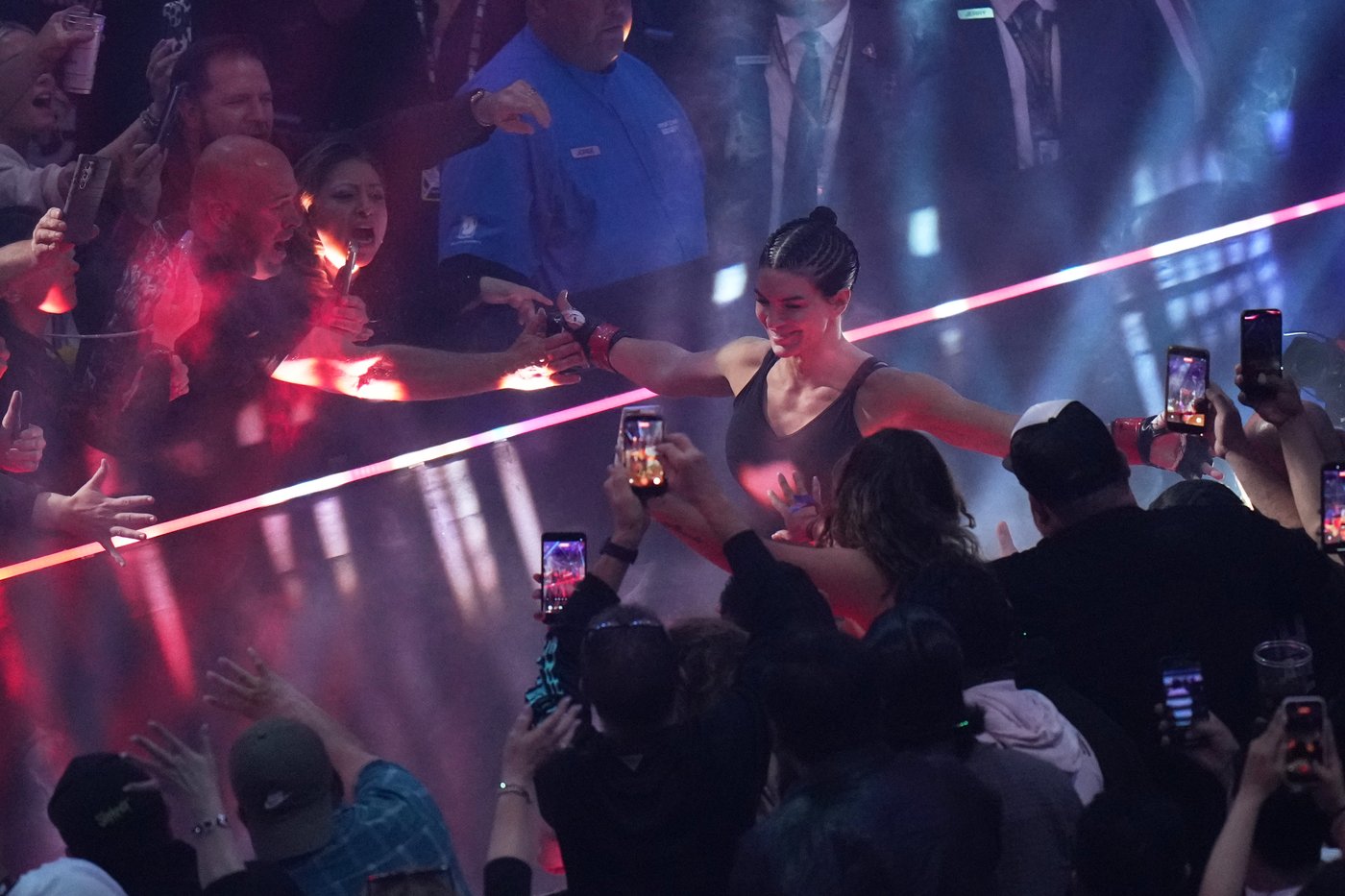 Ronda Rousey stops Gina Carano with an armbar 17 seconds into their double comeback bout | iNFOnews.ca