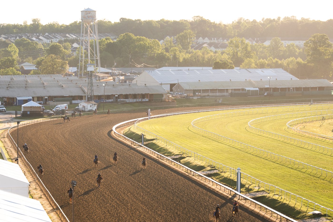 Brittany Russell, with husband Sheldon riding, could make Preakness history with Taj Mahal | iNFOnews.ca