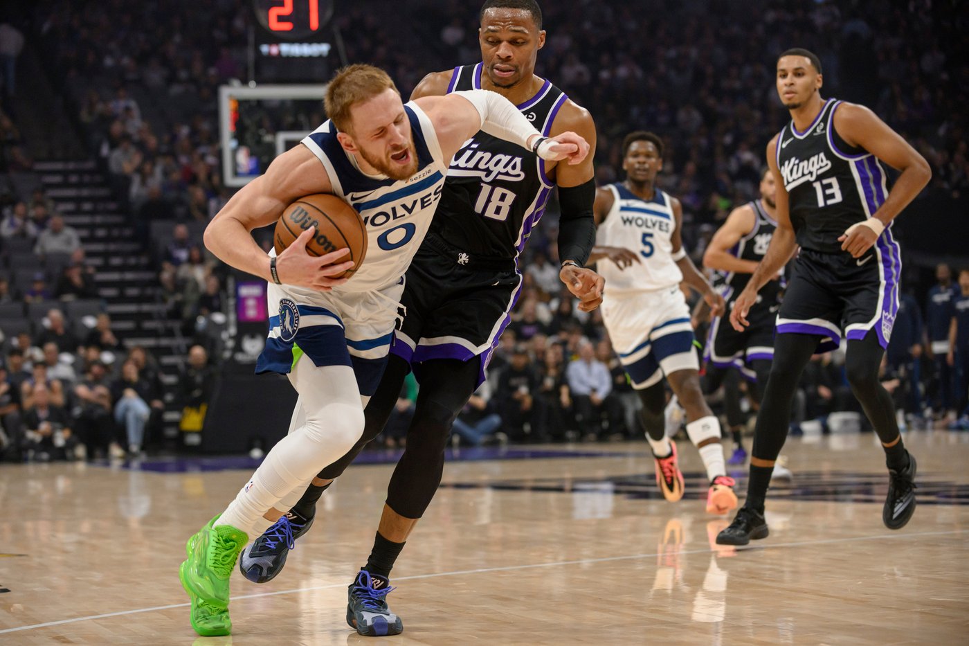 Kings take advantage of Timberwolves' 2nd straight collapse in 117-112 OT win | iNFOnews.ca