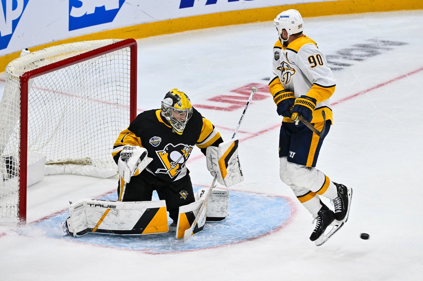 Crosby and Malkin score as the Penguins shut out the Predators 4-0 in Stockholm | iNFOnews.ca Crosby and Malkin score as the Penguins shut out the Predators 4-0 in Stockholm | iNFOnews.ca
