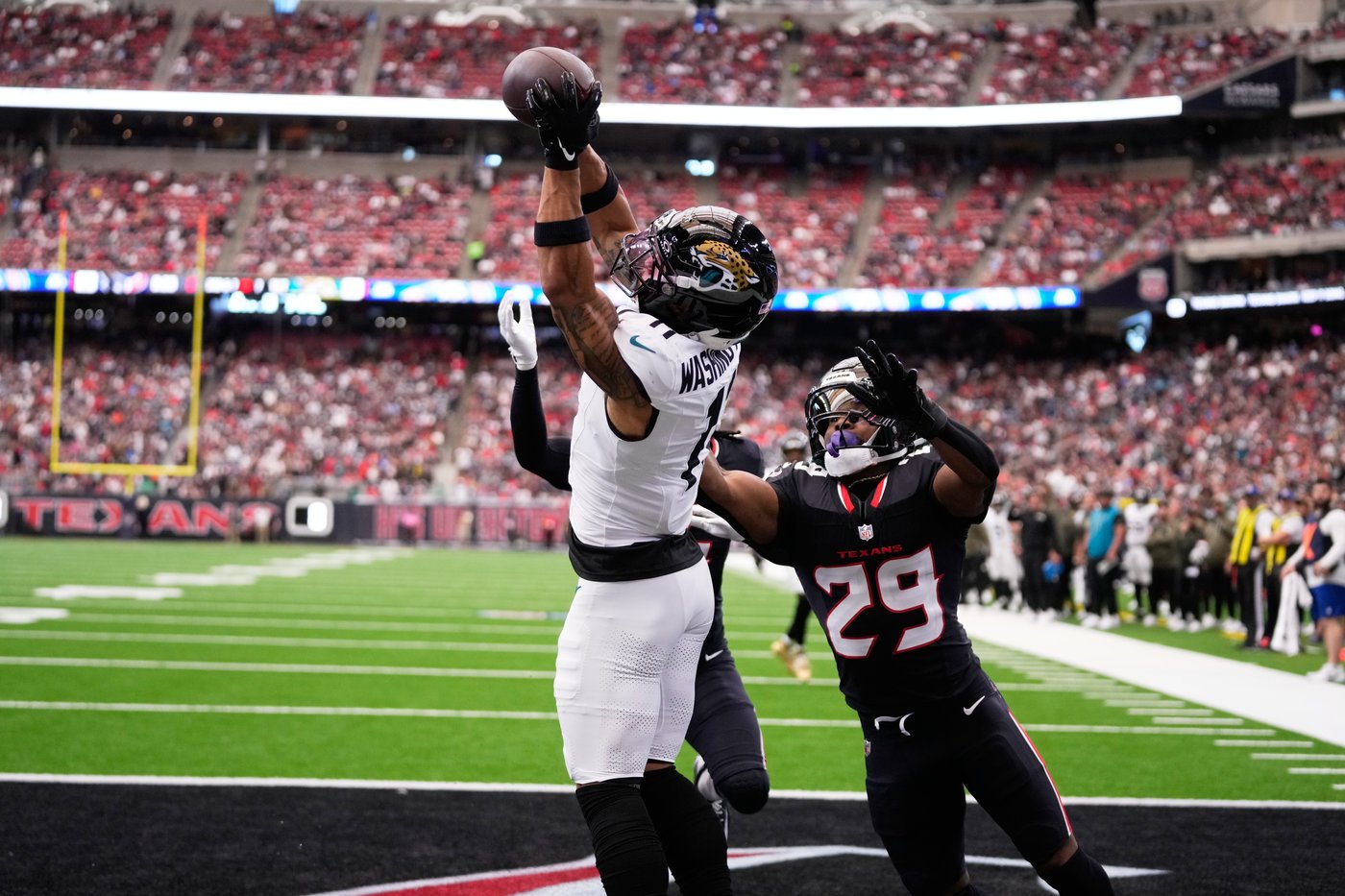 Jacksonville blows 19-point fourth-quarter lead in loss to Texans | iNFOnews.ca