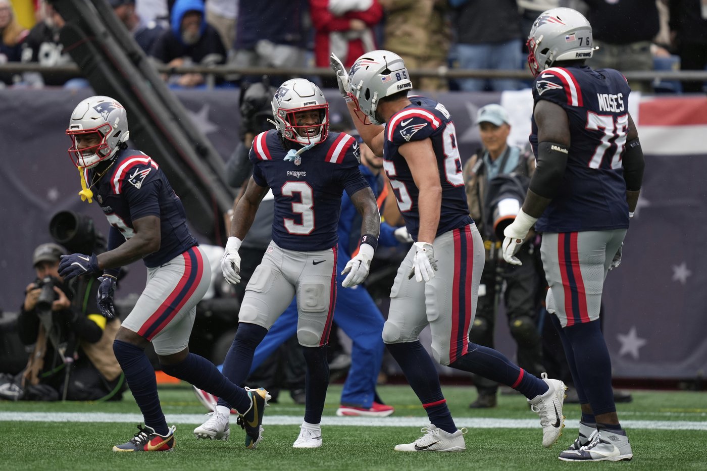 Geno Smith passes for 362 yards and a TD in Raiders debut as Vegas thwarts Patriots 20-13 | iNFOnews.ca Geno Smith passes for 362 yards and a TD in Raiders debut as Vegas thwarts Patriots 20-13 | iNFOnews.ca