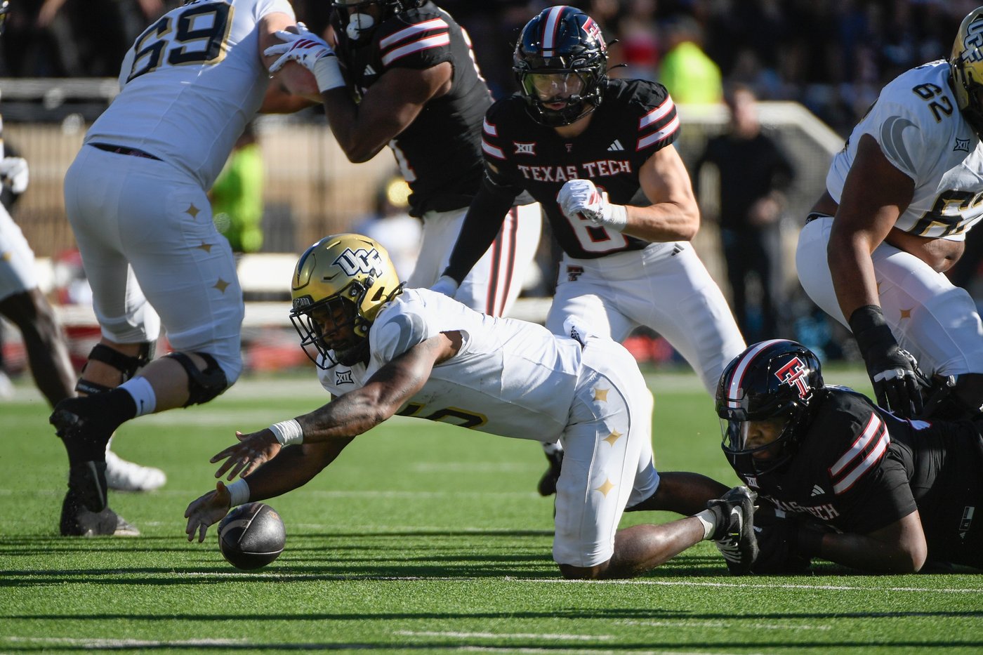 LB's TD: Jacob Rodriguez strikes Heisman pose again as No. 8 Texas Tech routs UCF 48-9 | iNFOnews.ca LB's TD: Jacob Rodriguez strikes Heisman pose again as No. 8 Texas Tech routs UCF 48-9 | iNFOnews.ca