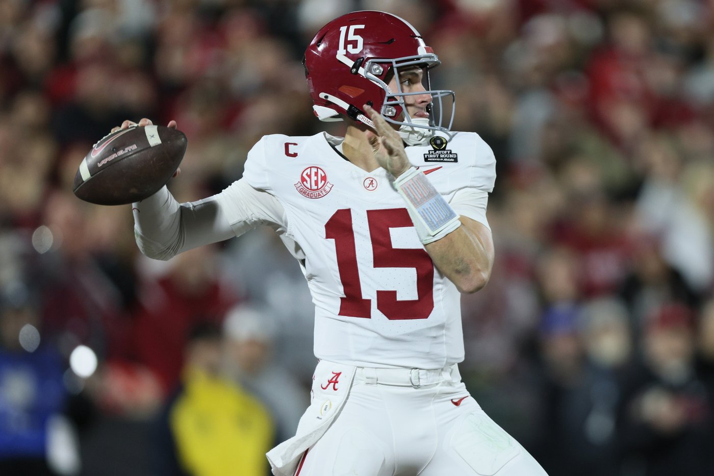 Alabama rallies from 17-point deficit to beat Oklahoma 34-24 in College Football Playoff | iNFOnews.ca