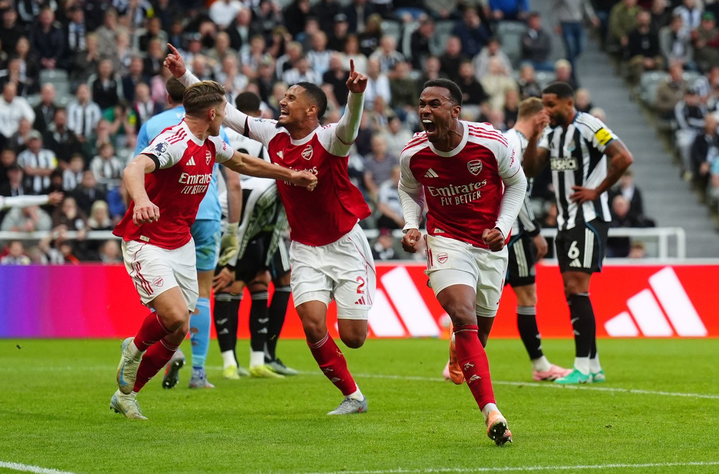 Arsenal scores two late goals to beat Newcastle and close in on Premier League leader Liverpool | iNFOnews.ca