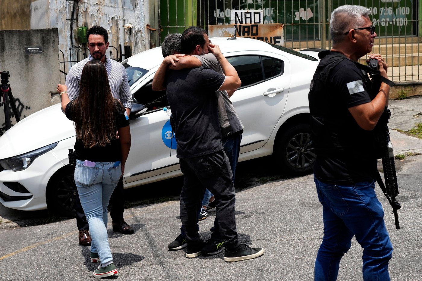 Huge Brazilian raid on Rio gang leaves at least 64 people dead and 81 under arrest | iNFOnews.ca Huge Brazilian raid on Rio gang leaves at least 64 people dead and 81 under arrest | iNFOnews.ca