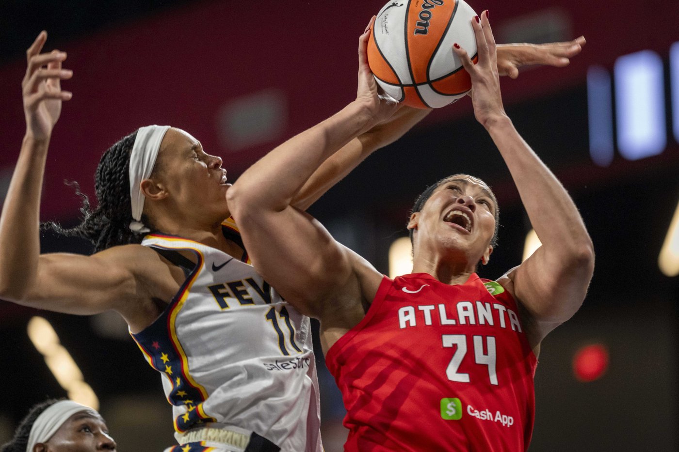 Allisha Gray and Rhyne Howard score 20 apiece, Dream beat Fever 80-68 in Game 1 of WNBA playoffs | iNFOnews.ca