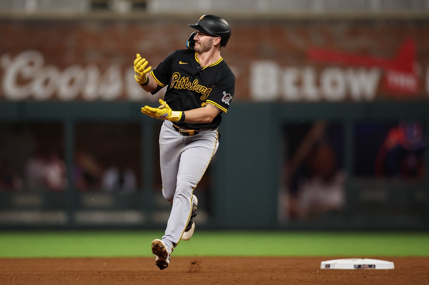 Spencer Horwitz hits 2 HRs, drives in 4 runs as Pirates beat Braves 9-3 | iNFOnews.ca