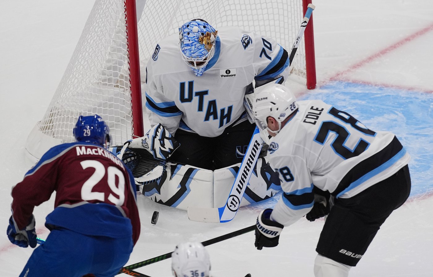 MacKinnon scores go-ahead goal early in 3rd, Avalanche beat Mammoth 2-1 in home opener | iNFOnews.ca MacKinnon scores go-ahead goal early in 3rd, Avalanche beat Mammoth 2-1 in home opener | iNFOnews.ca
