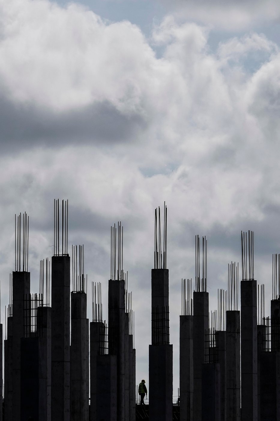 See the world in vertical: Top photos by AP's photojournalists in 2025 | iNFOnews.ca