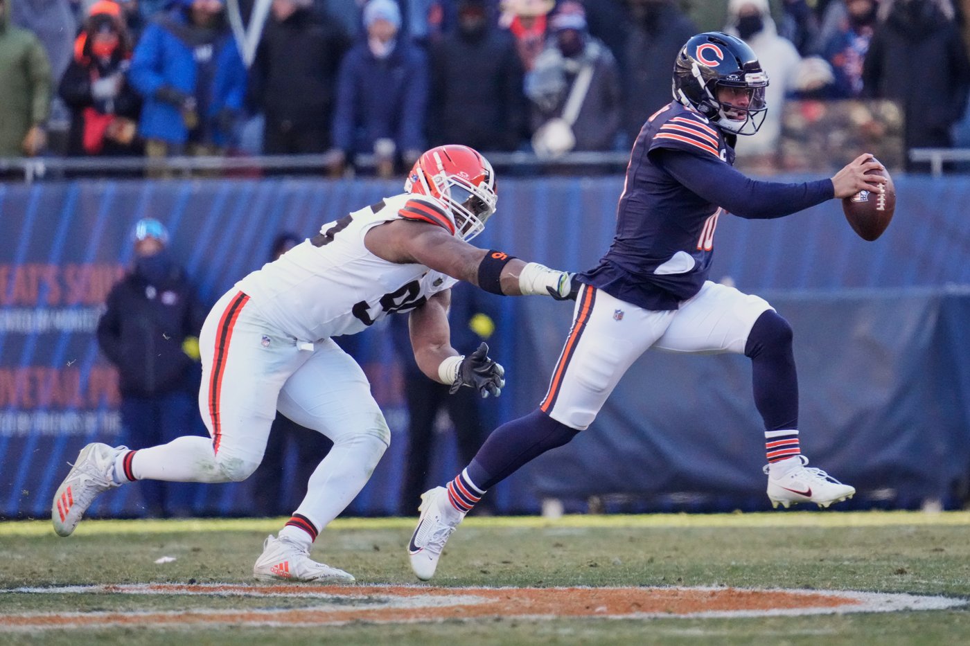 Cleveland Browns' Myles Garrett moves closer to sack record while playing through hip issue | iNFOnews.ca Cleveland Browns' Myles Garrett moves closer to sack record while playing through hip issue | iNFOnews.ca