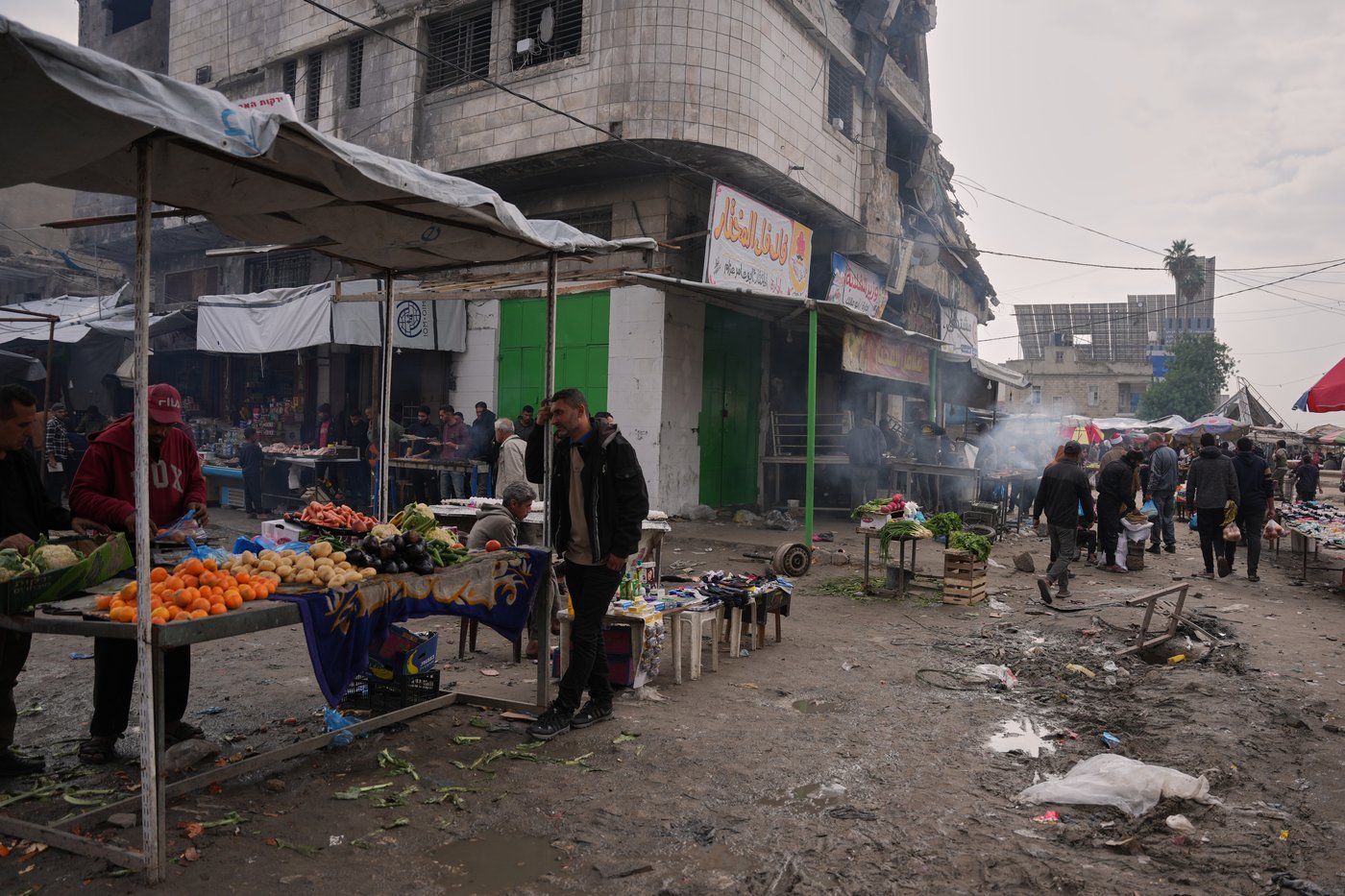 Spread of famine in Gaza Strip averted but Palestinians there still face starvation, experts say | iNFOnews.ca