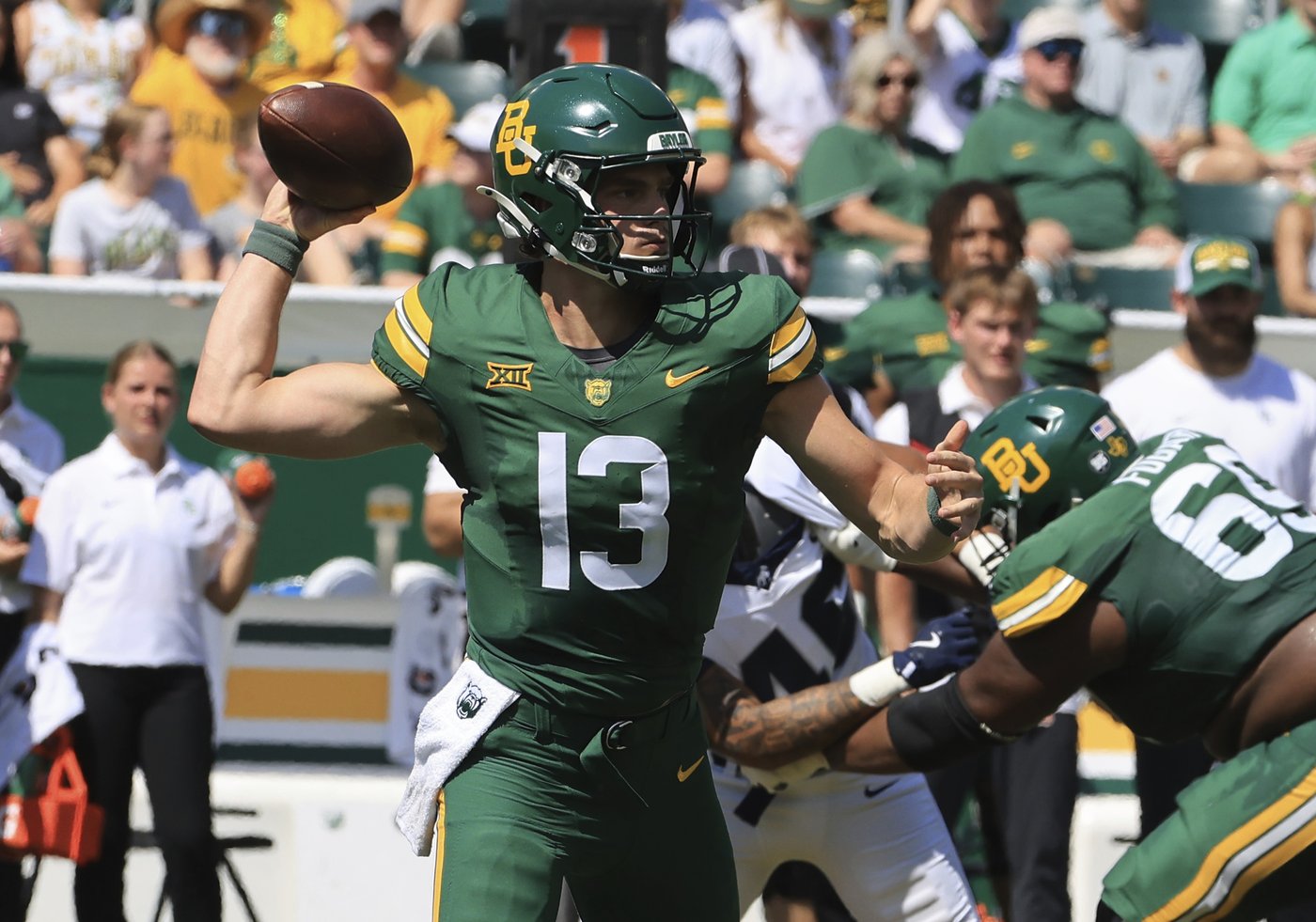 Robertson has 3 TD passes and Washington 2 TD runs as Baylor wins 42-7 over FCS foe Samford | iNFOnews.ca