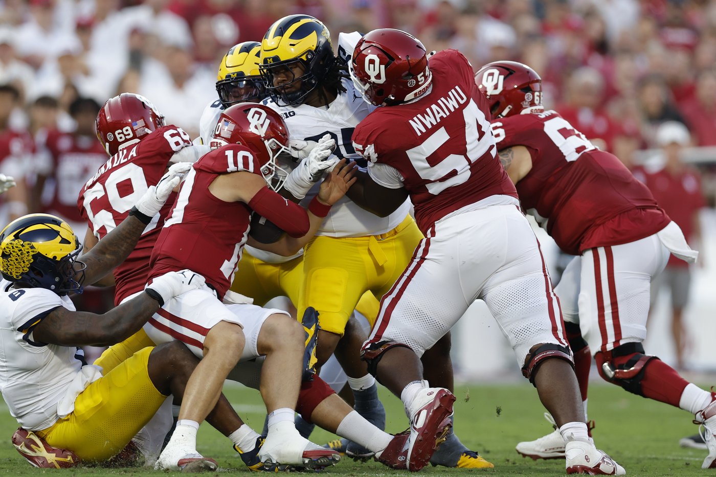 John Mateer has 2 TDs rushing, 1 passing as No. 18 Oklahoma beats No. 15 Michigan 24-13 | iNFOnews.ca