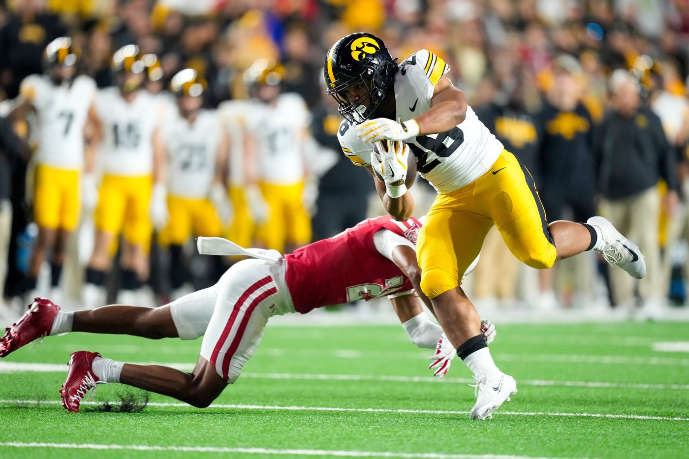 Williams, Gronowski and Moulton help Iowa run over Wisconsin 37-0 to keep Heartland Trophy | iNFOnews.ca
