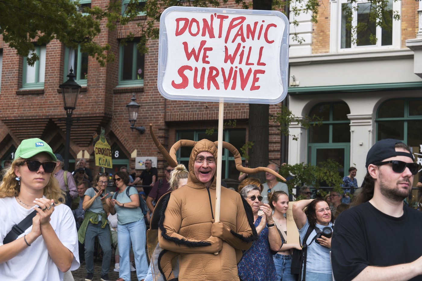 Marchers gather in worldwide protest of financial institutions 'profiting off the climate crisis' | iNFOnews.ca Marchers gather in worldwide protest of financial institutions 'profiting off the climate crisis' | iNFOnews.ca