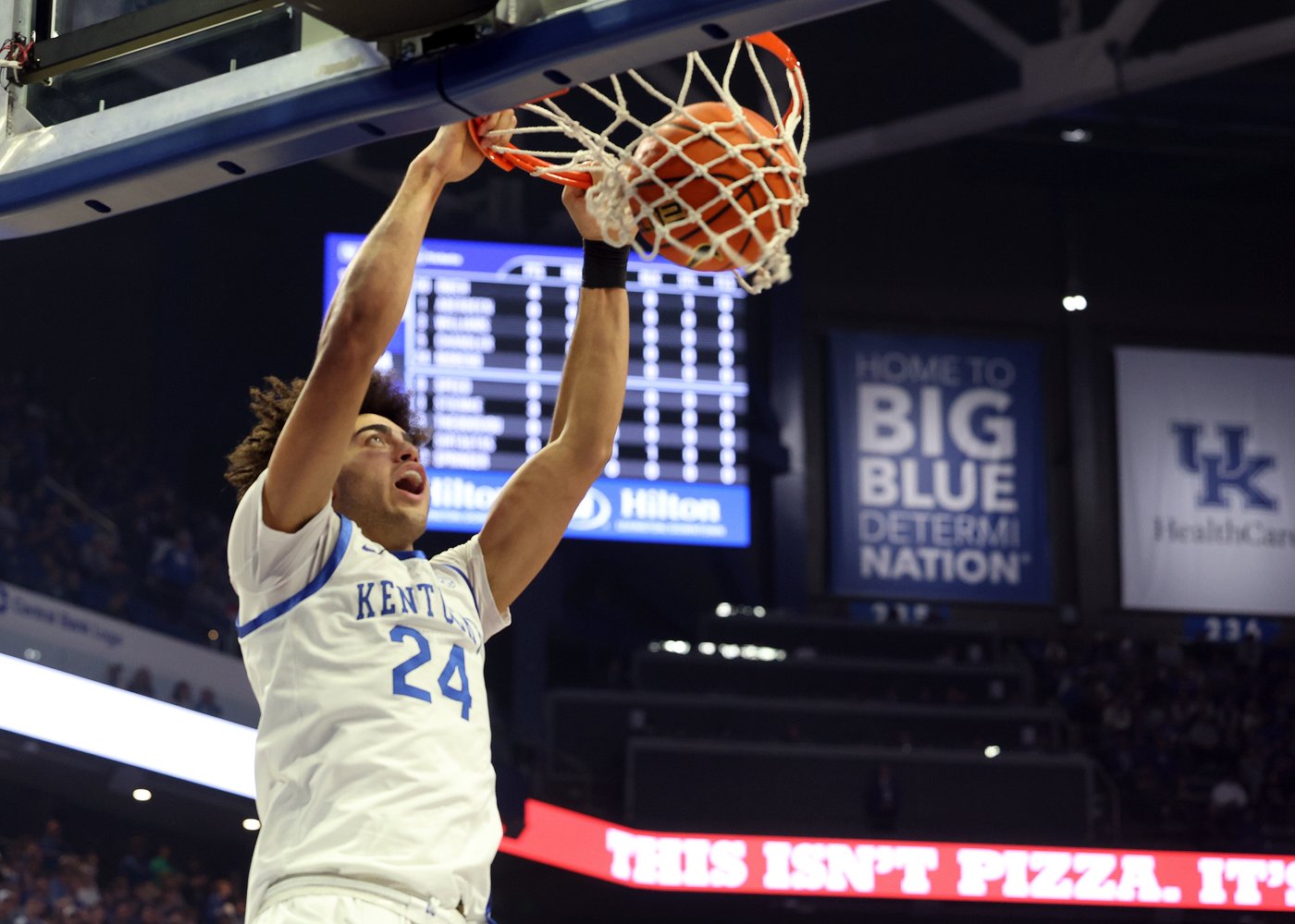 Chandler and Williams help No. 12 Kentucky breeze past Loyola of Maryland, 88-46 | iNFOnews.ca