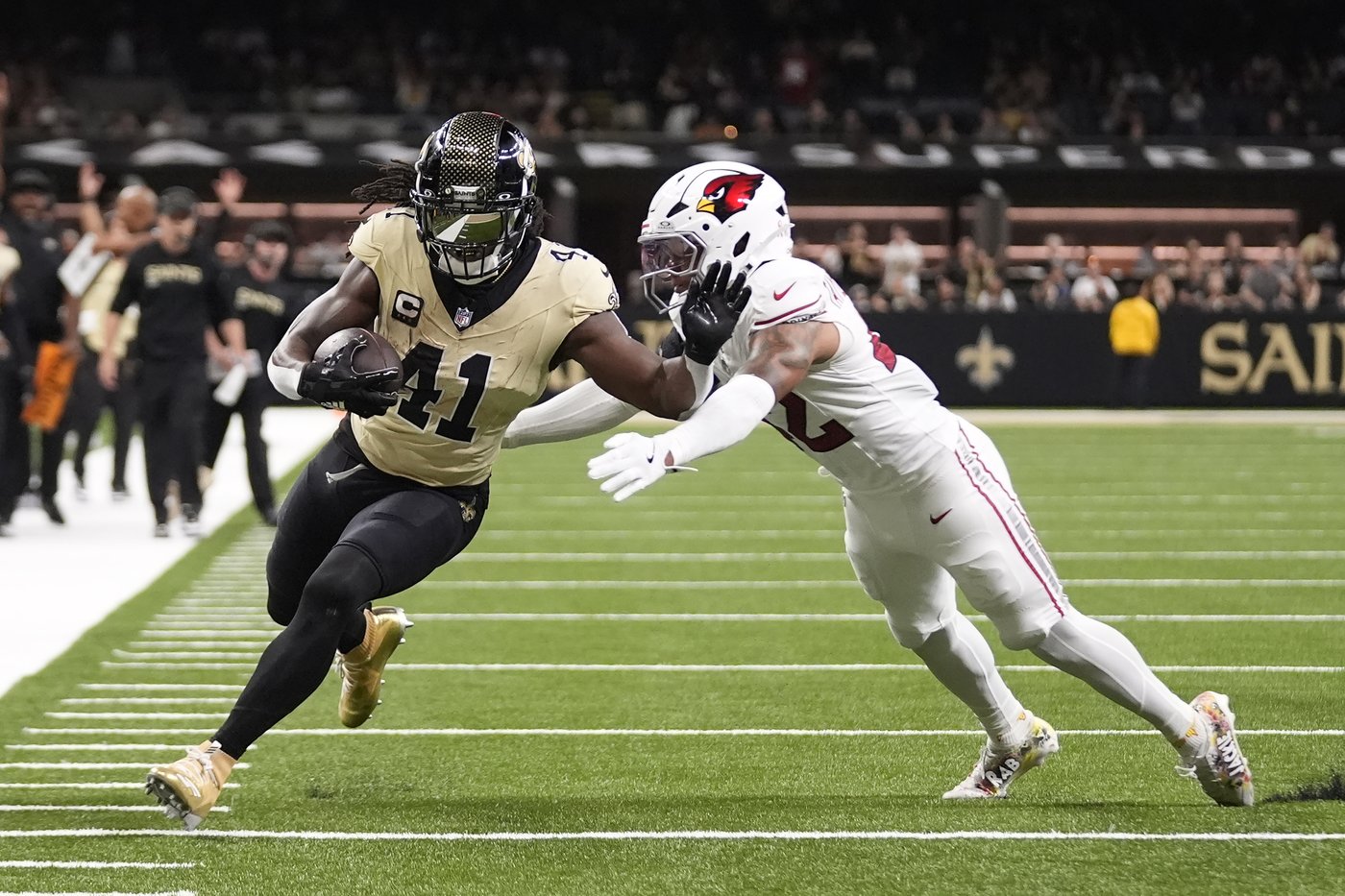 Murray throws 2 TD passes to help the Cardinals hold on 20-13 in Saints coach Moore's debut | iNFOnews.ca Murray throws 2 TD passes to help the Cardinals hold on 20-13 in Saints coach Moore's debut | iNFOnews.ca
