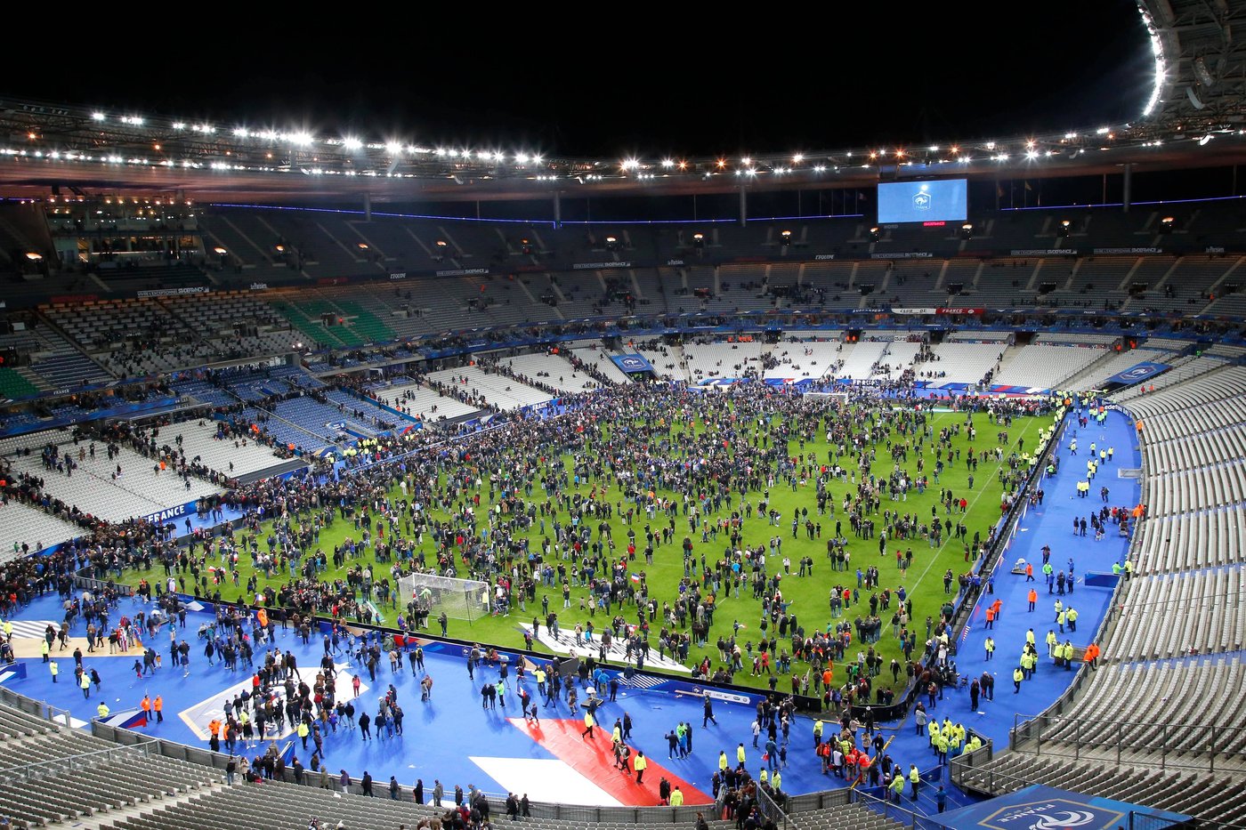 AP Interview: Security guard who foiled Stade de France bomber recounts traumatic night | iNFOnews.ca