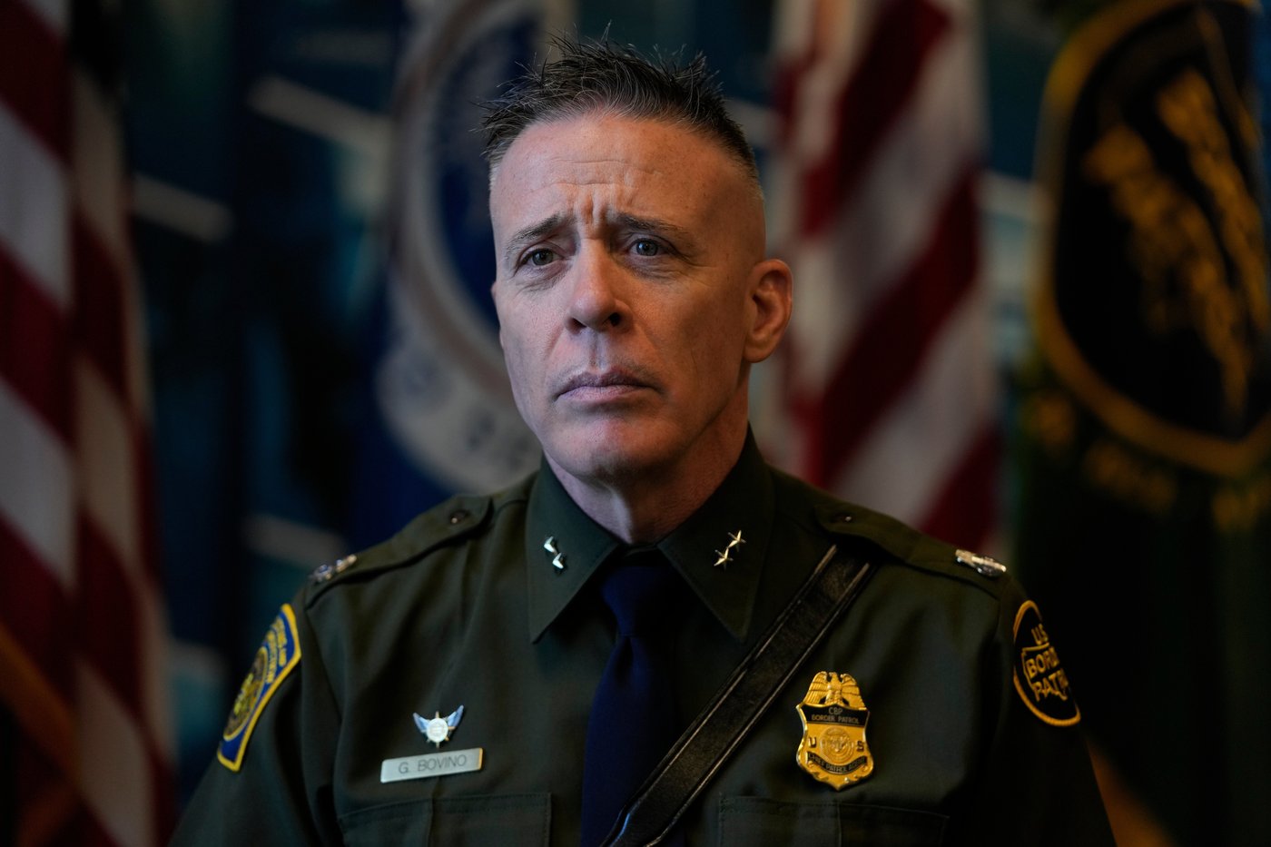 Border Patrol official behind Chicago immigration crackdown defends tactics as Trump cheers | iNFOnews.ca