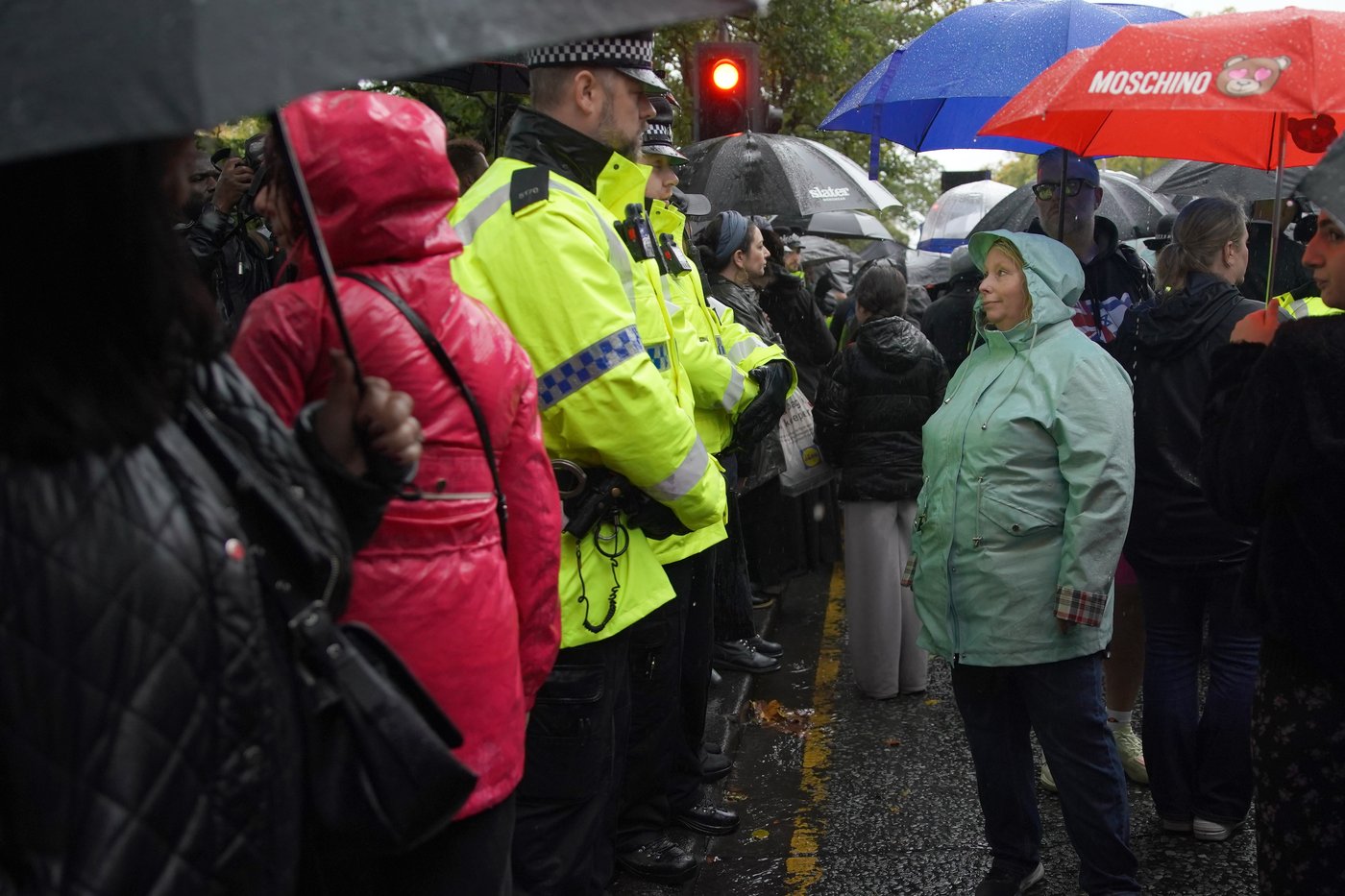 Manchester's Jewish community feels let down by Britain after deadly synagogue attack | iNFOnews.ca