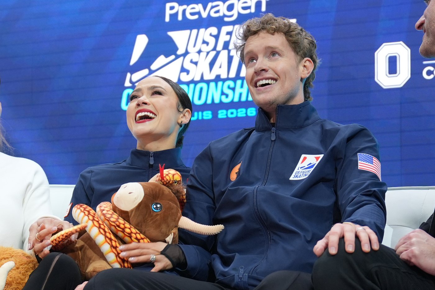 Chock and Bates win record-setting seventh US Figure Skating title, set sights on Olympic gold | iNFOnews.ca