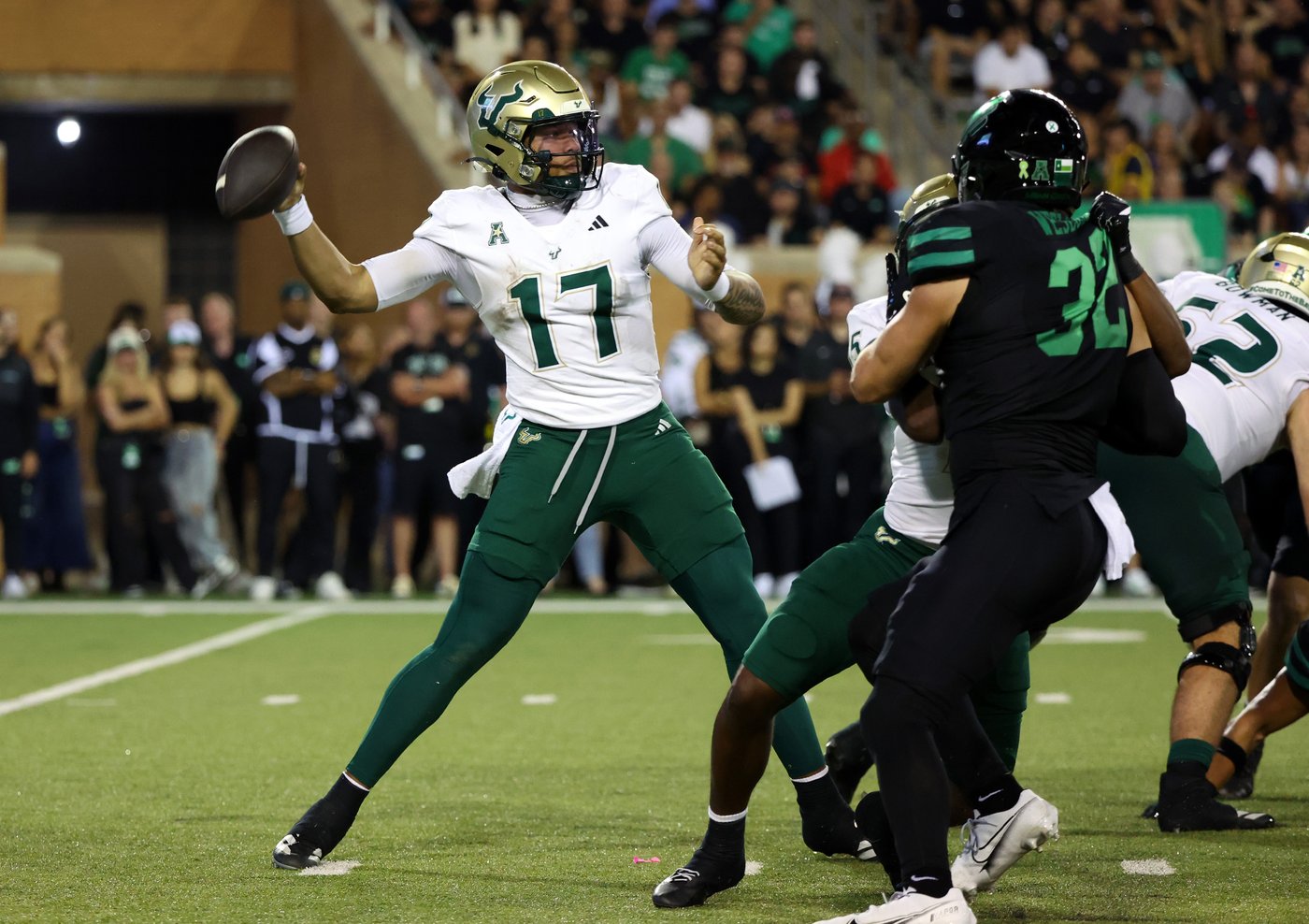 No. 24 South Florida scores 4 TDs in a 3 1/2-minute span and hands North Texas its 1st loss | iNFOnews.ca No. 24 South Florida scores 4 TDs in a 3 1/2-minute span and hands North Texas its 1st loss | iNFOnews.ca