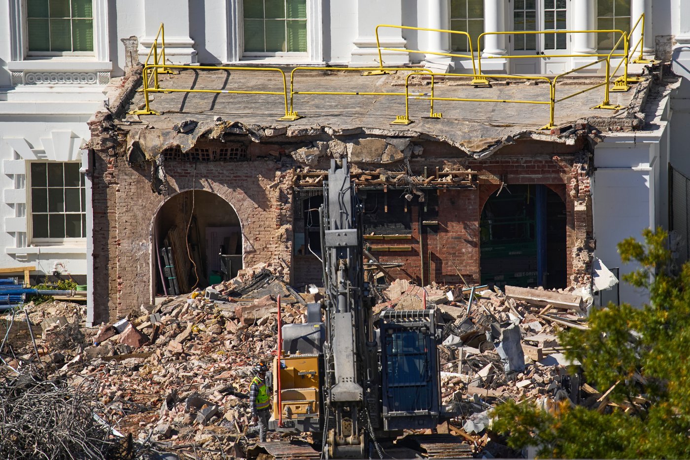 What lawmakers are saying about Trump's demolition of the East Wing | iNFOnews.ca What lawmakers are saying about Trump's demolition of the East Wing | iNFOnews.ca