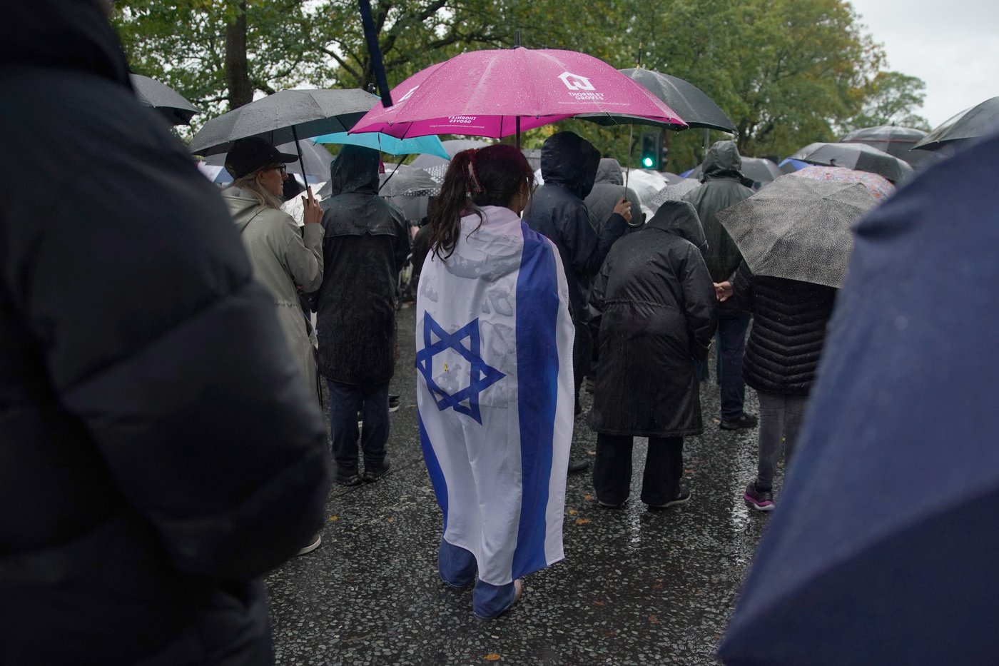 One of 2 victims in Manchester synagogue attack apparently shot accidentally by police | iNFOnews.ca