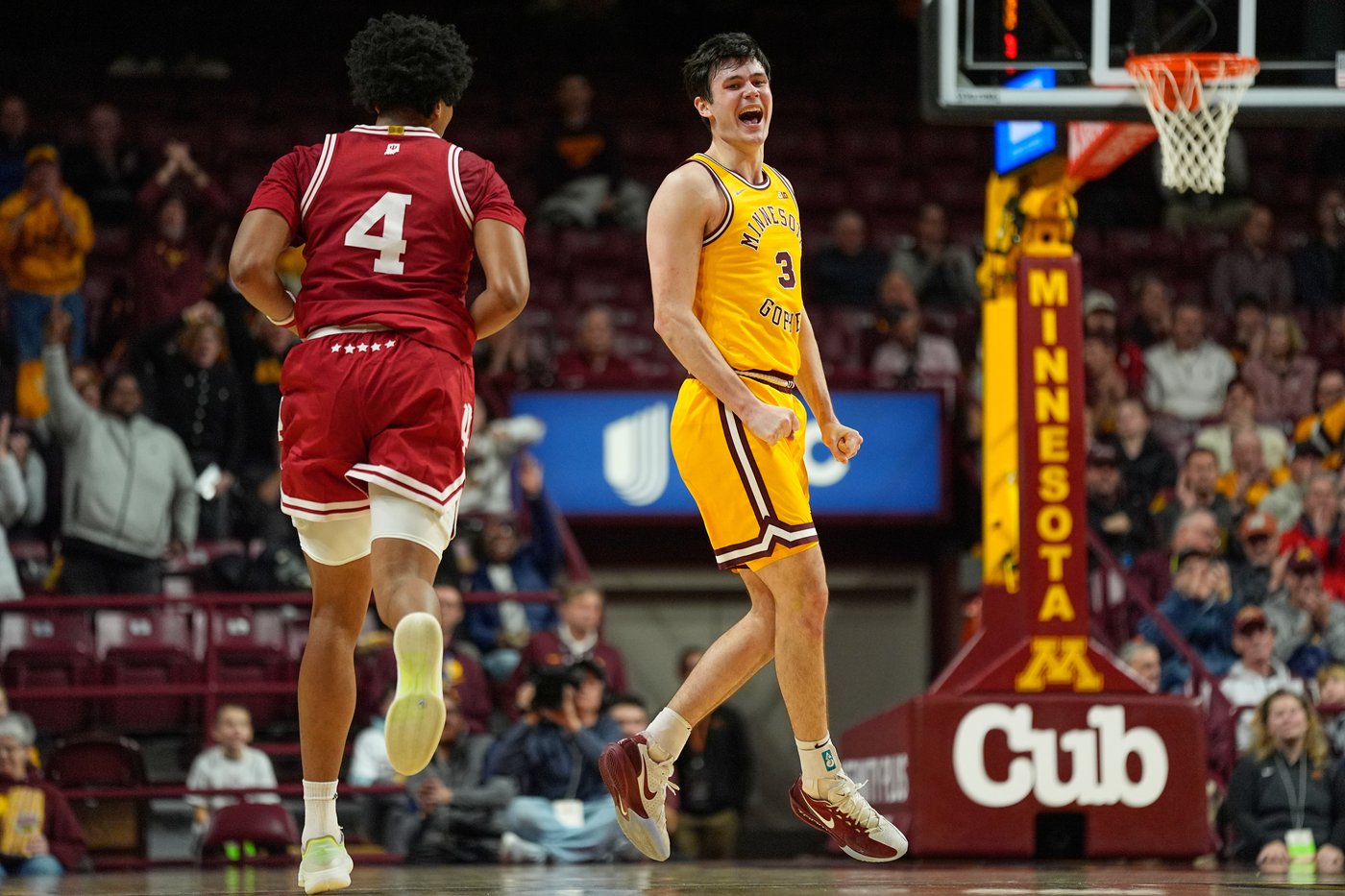 Minnesota upsets No. 22 Indiana 73-64 in Big Ten debut for Medved as DeVries suffers first loss | iNFOnews.ca