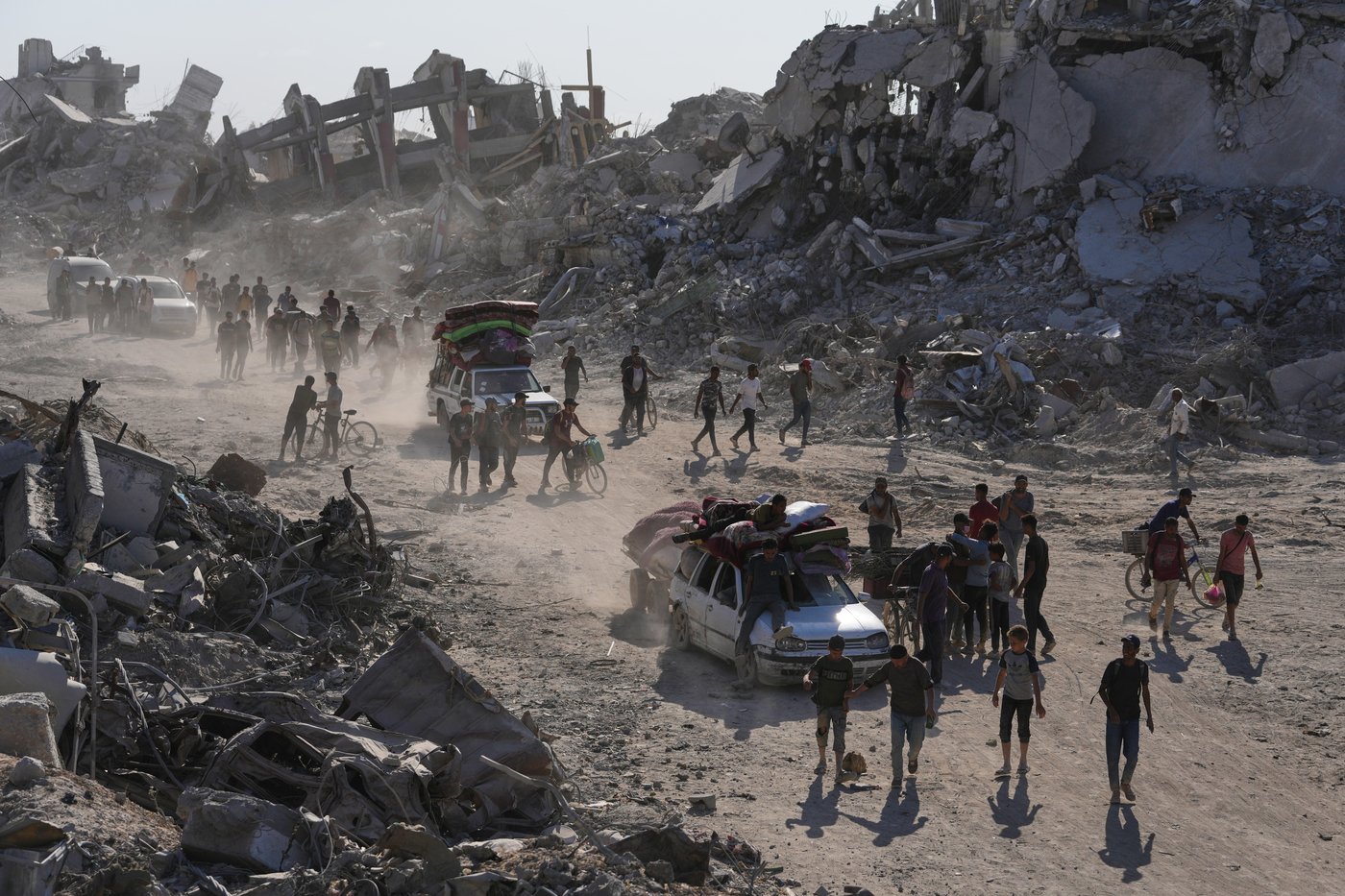 Returning to ruins: Photos of Palestinian families going home | iNFOnews.ca