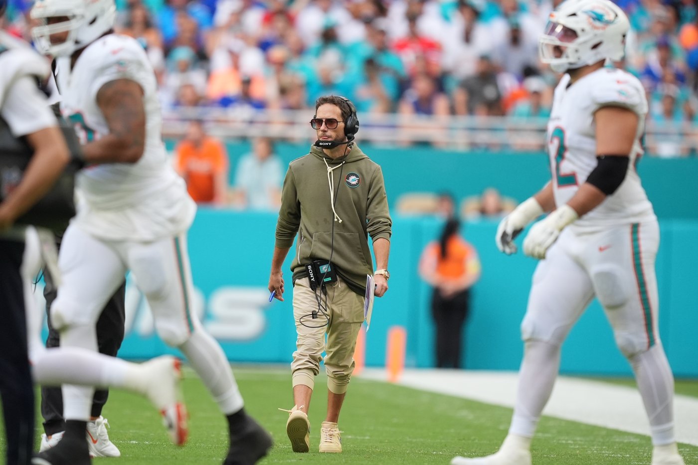 Dan Quinn praises Mike McDaniel's sobriety journey ahead of their first meeting as head coaches | iNFOnews.ca