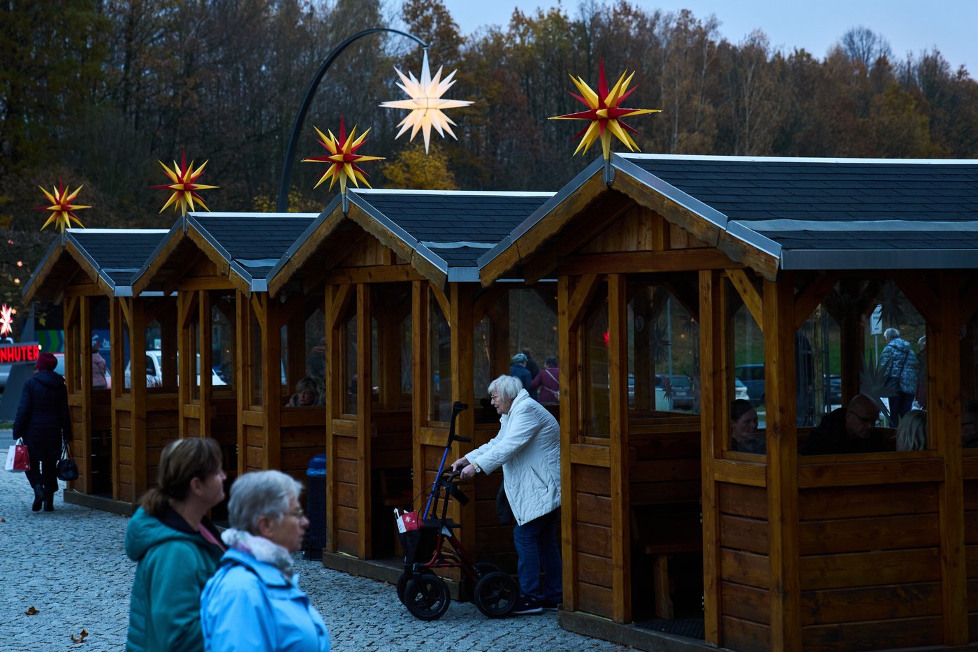 Moravian stars light up Germany's Christmas season | iNFOnews.ca
