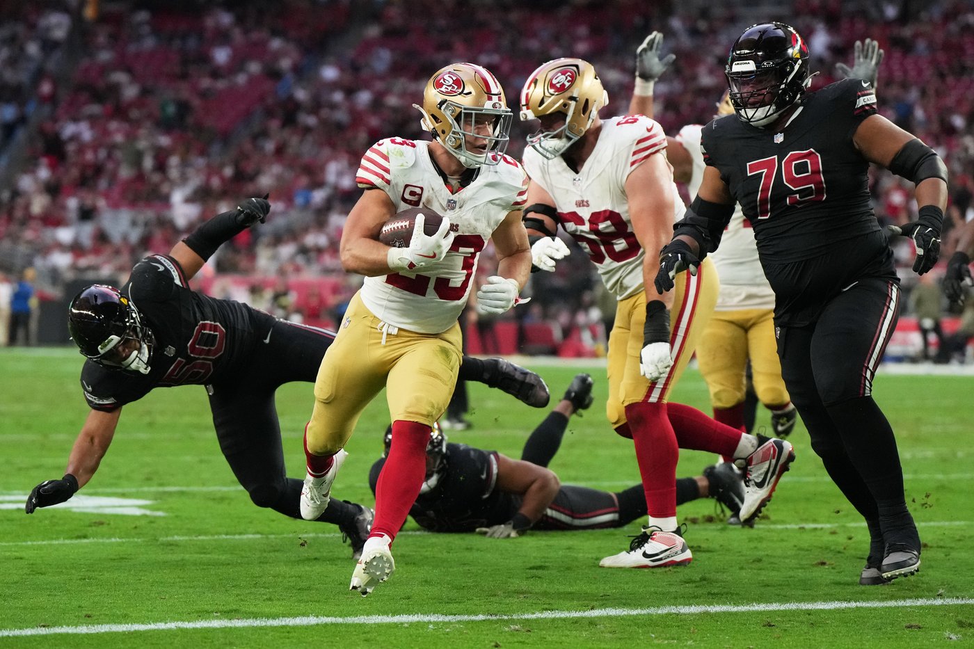 McCaffrey's dual-threat ability transforms 49ers' offense headed into game vs. Panthers | iNFOnews.ca