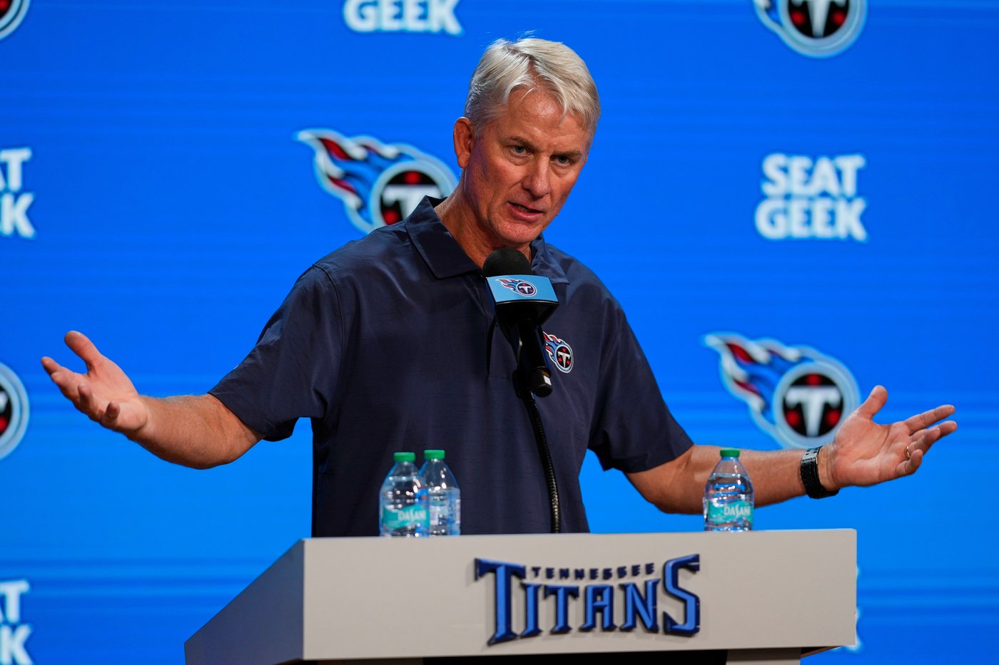 Mike McCoy leaning on years of NFL experience as the Titans' interim coach | iNFOnews.ca Mike McCoy leaning on years of NFL experience as the Titans' interim coach | iNFOnews.ca